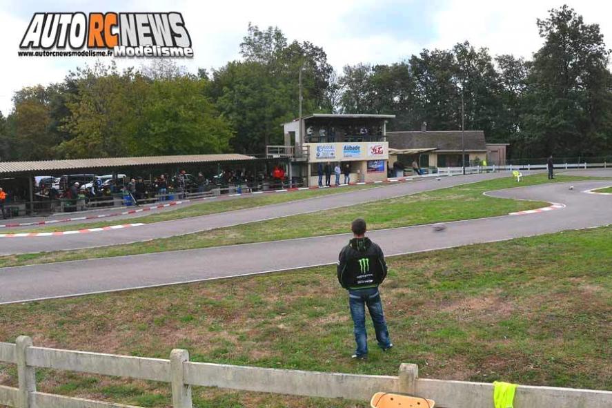 coupe de france piste 1/8 classique et brushless à lentilly club rccl les 13 et 14 octobre 2018.