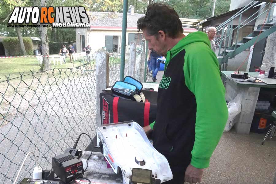 coupe de france piste 1/8 classique et brushless à lentilly club rccl les 13 et 14 octobre 2018.