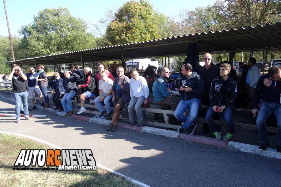 coupe de france piste 1/8 classique et brushless à lentilly club rccl les 13 et 14 octobre 2018.
