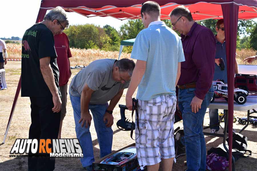 journée traxxas mrc organisée par team model provins, magasin de modélisme.