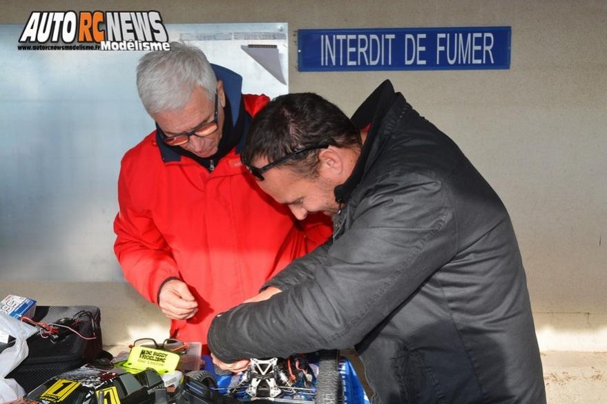 mini racing tour de provence à montpellier sur la piste amo, rallygame, db8sl et truck 1/10 brushless le 17 décembre 2017.