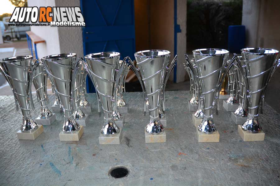 mini racing tour de provence à montpellier sur la piste amo, rallygame, db8sl et truck 1/10 brushless le 17 décembre 2017.