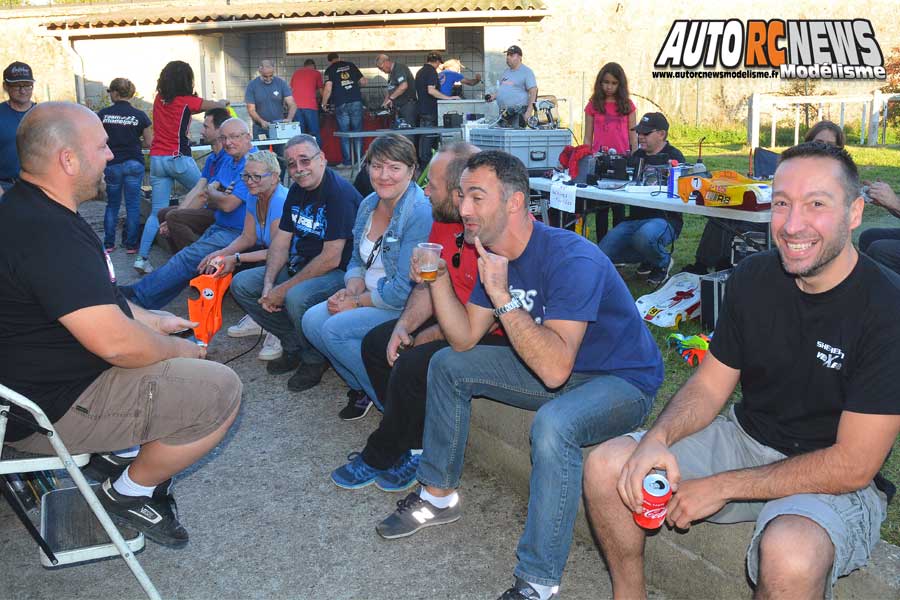 coupe de france piste 1/8 classique et 4 x 4 à ris orangis club mrte les 14 et 15 octobre 2017.
