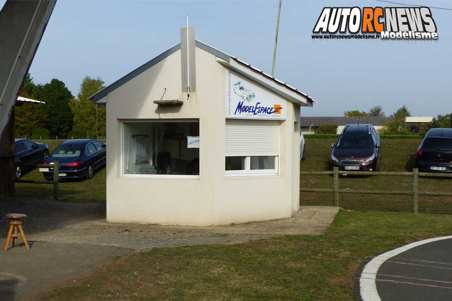 5ème cf piste 1/8ème classique thermique à neuville de poitou club modelespace les 23 et 24 septembre 2017.
