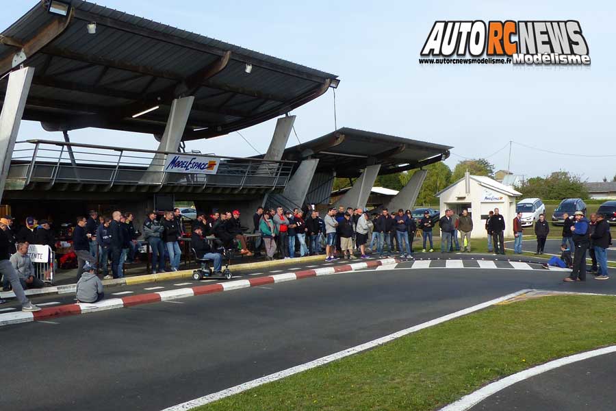 5ème cf piste 1/8ème classique thermique à neuville de poitou club modelespace les 23 et 24 septembre 2017.