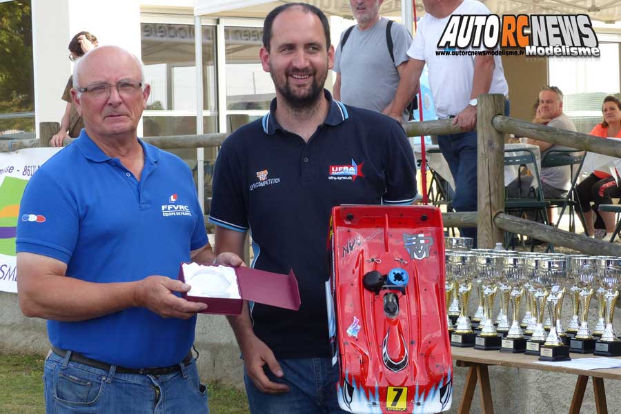 5ème cf piste 1/8ème classique thermique à neuville de poitou club modelespace les 23 et 24 septembre 2017.