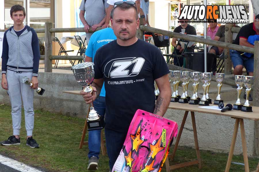 5ème cf piste 1/8ème classique thermique à neuville de poitou club modelespace les 23 et 24 septembre 2017.