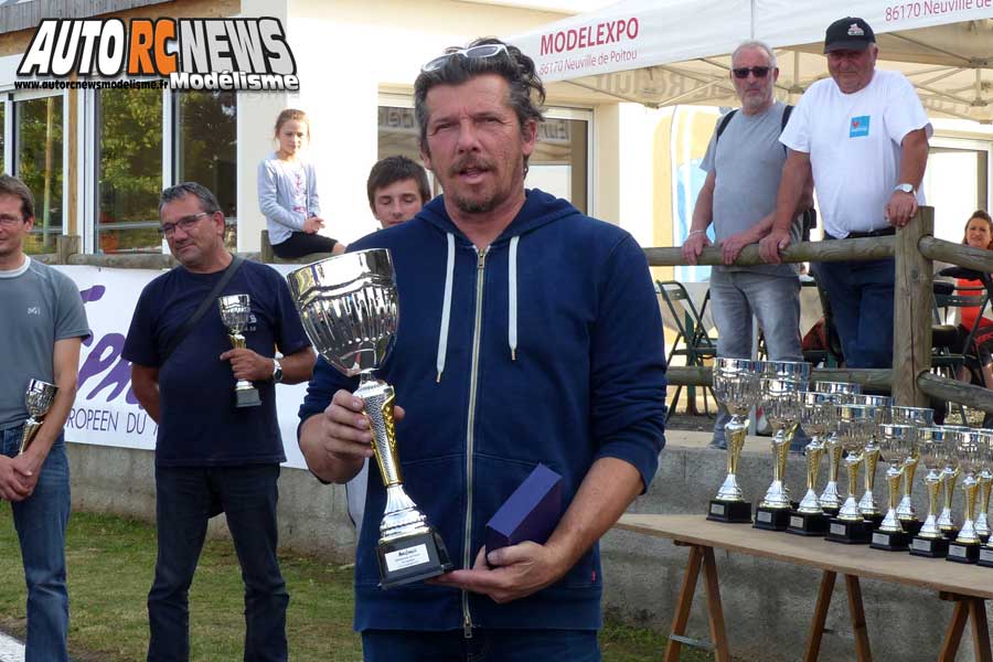 5ème cf piste 1/8ème classique thermique à neuville de poitou club modelespace les 23 et 24 septembre 2017.