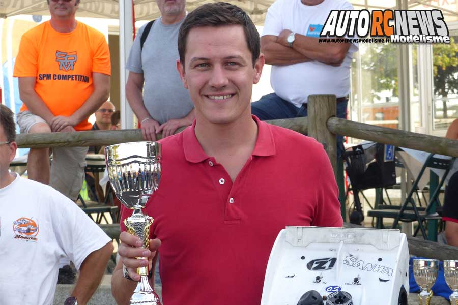 5ème cf piste 1/8ème classique thermique à neuville de poitou club modelespace les 23 et 24 septembre 2017.