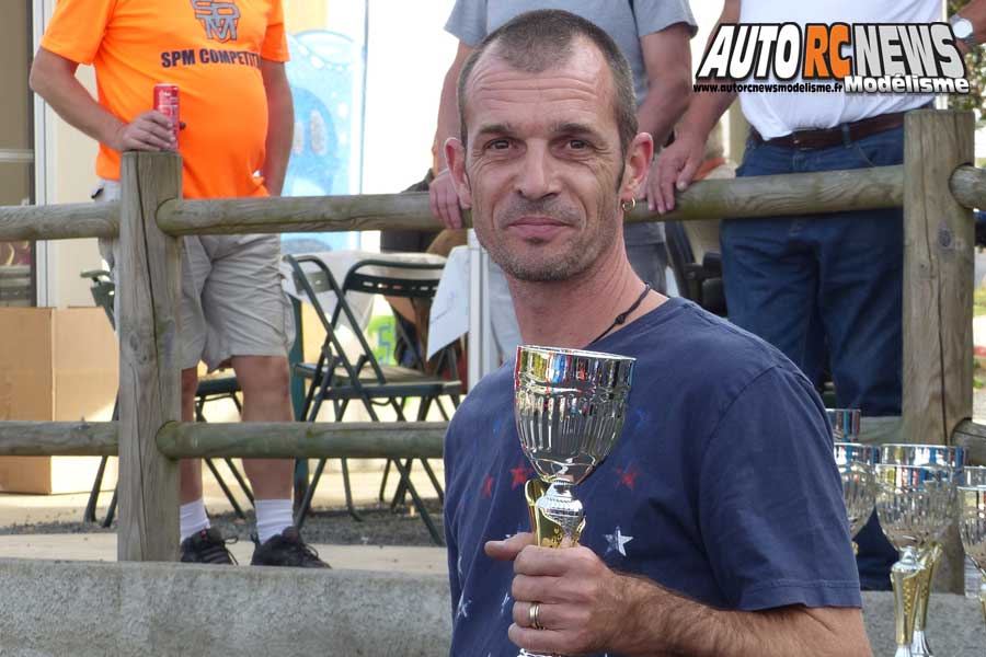 5ème cf piste 1/8ème classique thermique à neuville de poitou club modelespace les 23 et 24 septembre 2017.