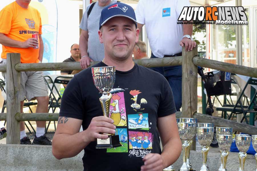 5ème cf piste 1/8ème classique thermique à neuville de poitou club modelespace les 23 et 24 septembre 2017.