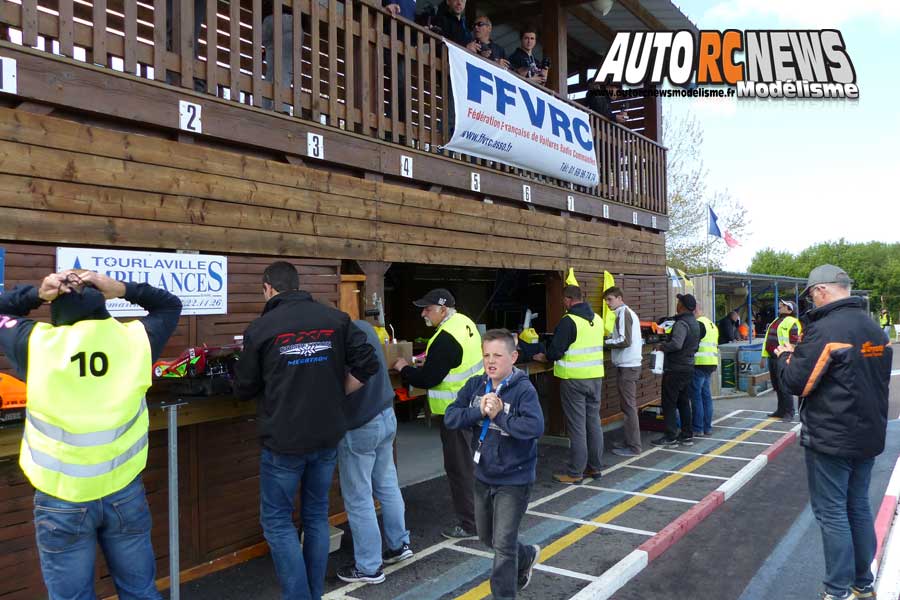 3ème cf piste 1/8 classique à tourlaville club tmb les 13 et 14 mai 2017.