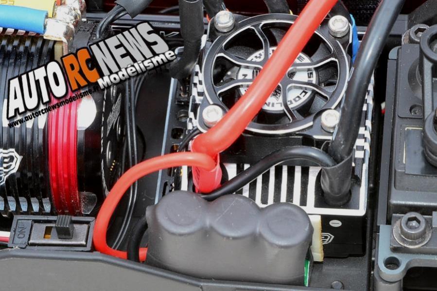 tekno rc eb4 8sl super light réf : tkr5004 tt 1/8 brushless distribué par art