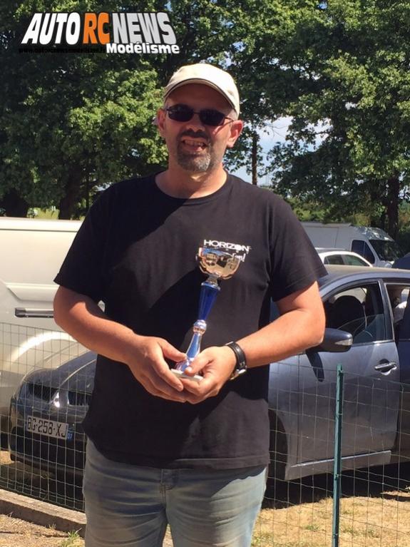 grand prix 4 x 2 tt 1/8ème thermique au club mbn de varennes vauzelles du 8 au 10 juillet 2016.