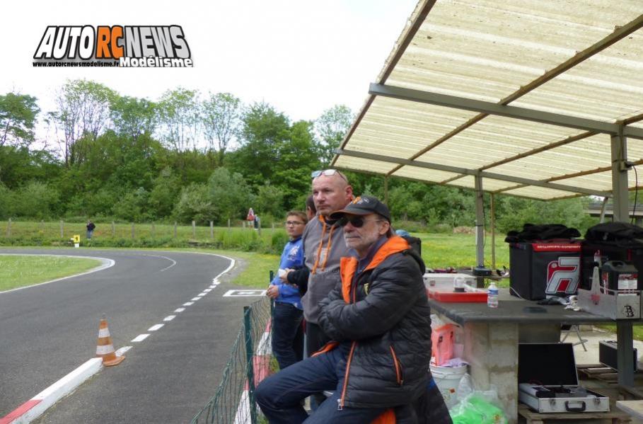 reportage 4ème cf piste 1/8ème classique louviers club larcc val de reuil les 14 et 15 mai 2016.