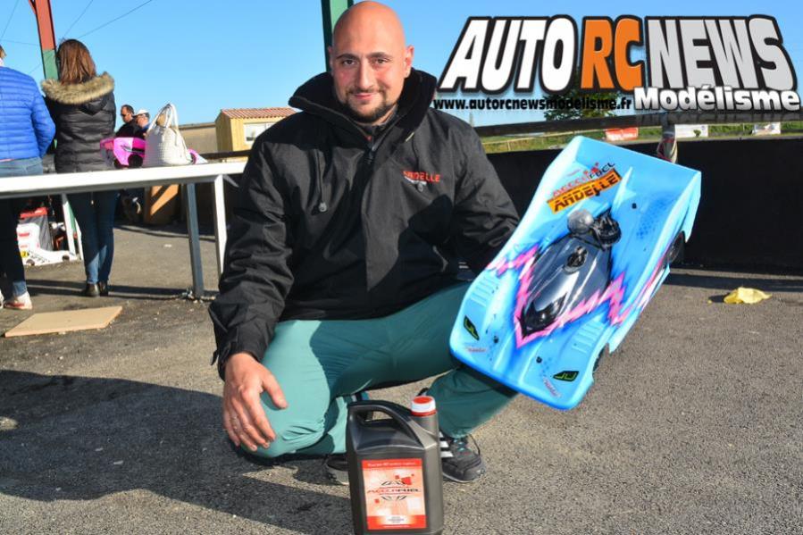 vidéo 1ère cf piste 1/8ème elite et national 4 x 4 à monteux jérôme papaconstantinos sur mugen mrx5 au club amac les 9 et 10 avril 2016.
