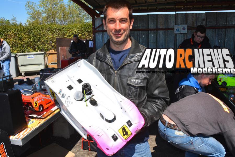vidéo 1ère cf piste 1/8ème elite et national 4 x 4 à monteux arnaud chaussard sur serpent 977 evo au club amac les 9 et 10 avril 2016.