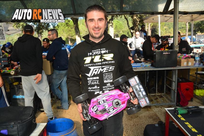 losi 8ight 4.0 nouveau tt 1/8 thermique de compétition distribué par horizon hobby.
