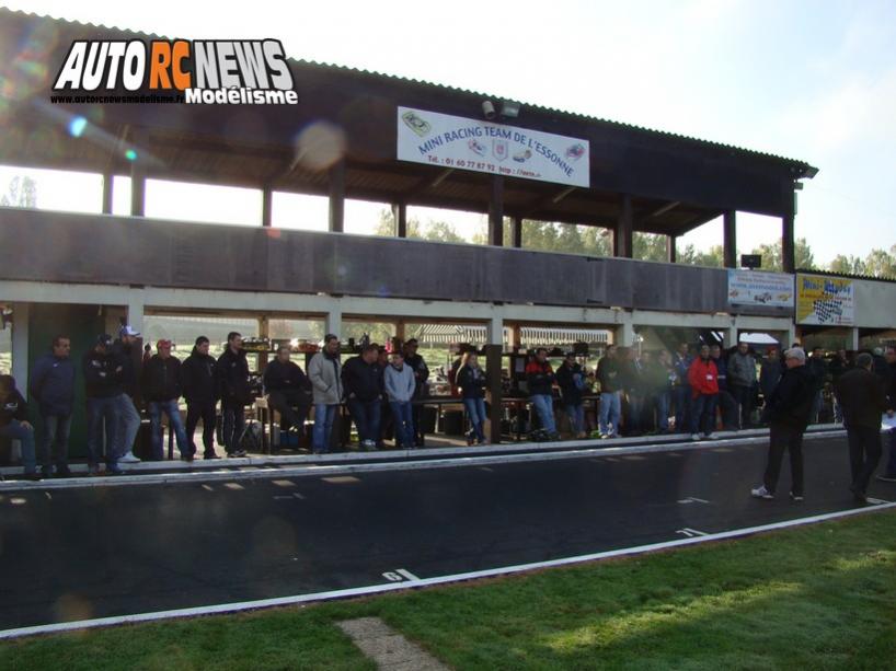 reportage coupe de france piste 1/5 à ris orangis tourisme, ff, f1 au club mrte les 10 et 11 octobre 2015.