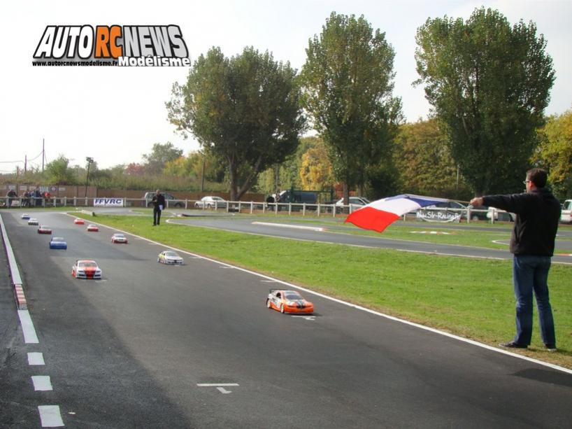 reportage coupe de france piste 1/5 à ris orangis tourisme, ff, f1 au club mrte les 10 et 11 octobre 2015.