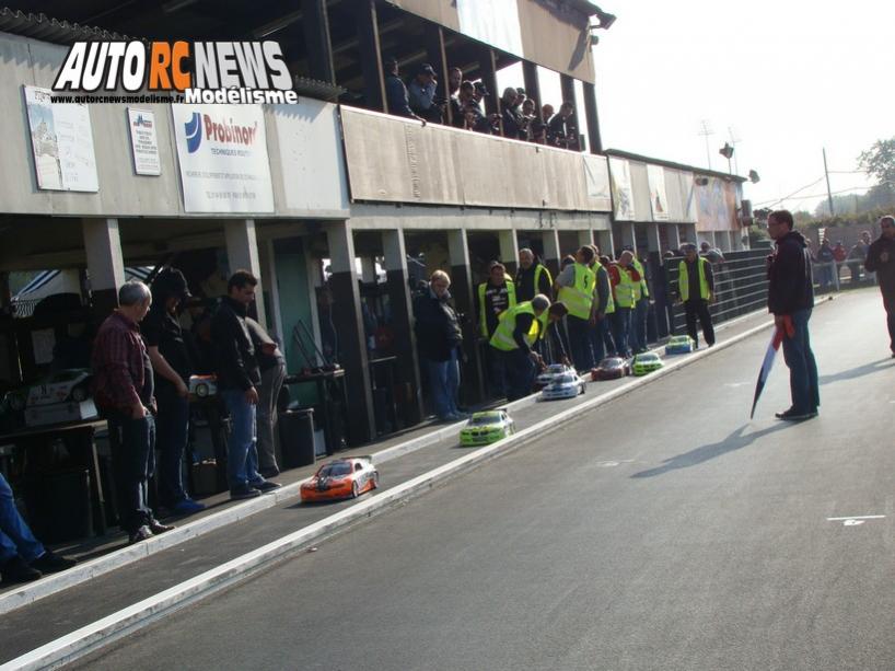 reportage coupe de france piste 1/5 à ris orangis tourisme, ff, f1 au club mrte les 10 et 11 octobre 2015.
