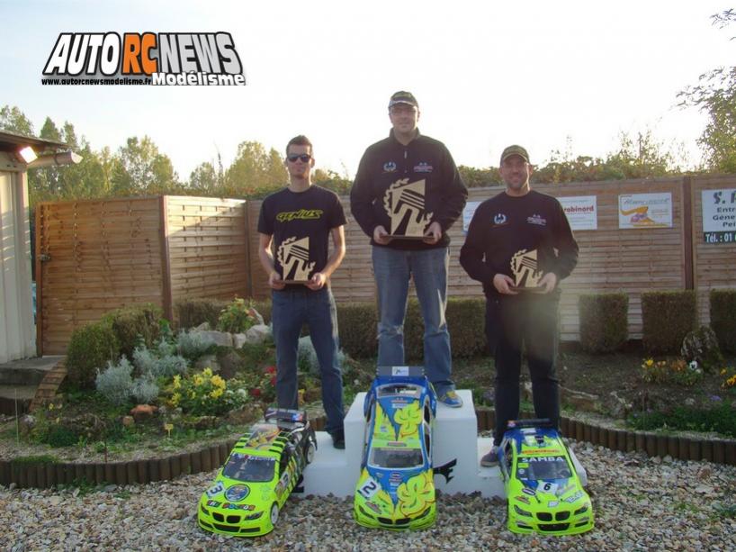 reportage coupe de france piste 1/5 à ris orangis tourisme, ff, f1 au club mrte les 10 et 11 octobre 2015.