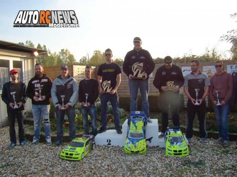 reportage coupe de france piste 1/5 à ris orangis tourisme, ff, f1 au club mrte les 10 et 11 octobre 2015.