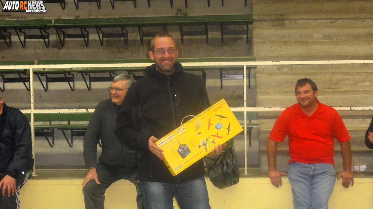 coupe team model organisée à provins au gymnase raymond vitte à provins par le magasin de modélisme team model.
