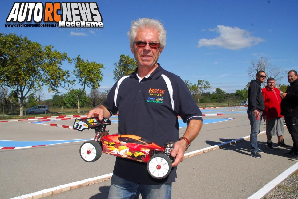 challenge hpi tour Saint Martin de Crau. compétition de voitures radiocommandées de marque hpi qui s'est déroulée sur la piste du club rmcc de saint martin de crau le 6 octobre 2013. modélisme R/C.