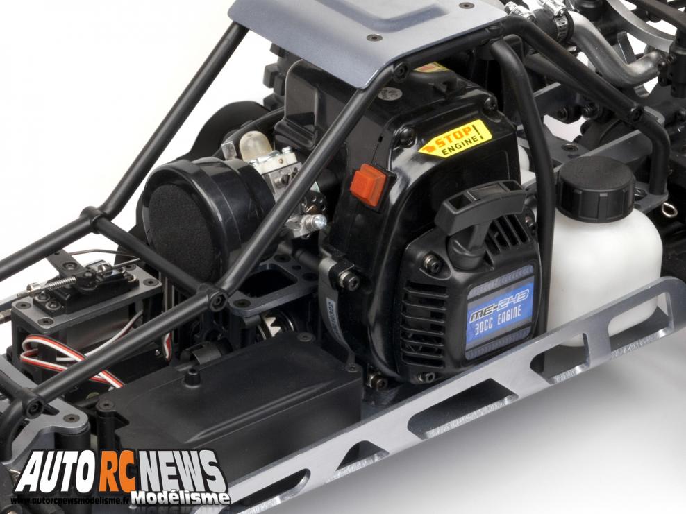 Maverick Blackout XB 1/5 RTR référence MV12402. voiture radiocommandée équipée d'un moteur à essence de 30 cm3. modélisme auto r/c.