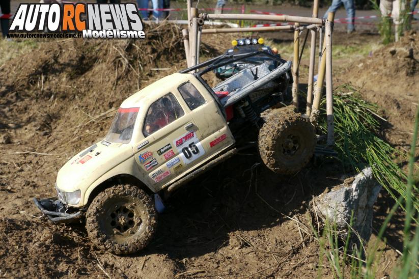24 Heures de Chevannes. compétition de scale radiocommandés organisée les 14 et 15 septembre derniers sur le circuit éphémère de Chevannes. voitures radiocommandées électriques. modélisme auto r/c. 24 Heures de Chevannes. compétition de scale radiocommandés organisée les 14 et 15 septembre derniers sur le circuit éphémère de Chevannes. voitures radiocommandées électriques. modélisme auto r/c.