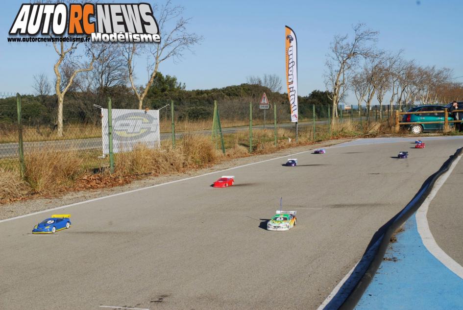 HPI Tour Saint Martin de Crau le 29 septembre 2013 sur la piste du club modéliste rmcc. compétition hpi de voitures radiocommandées organisée par l'importateur avio et tiger. modélisme voiture r/c.