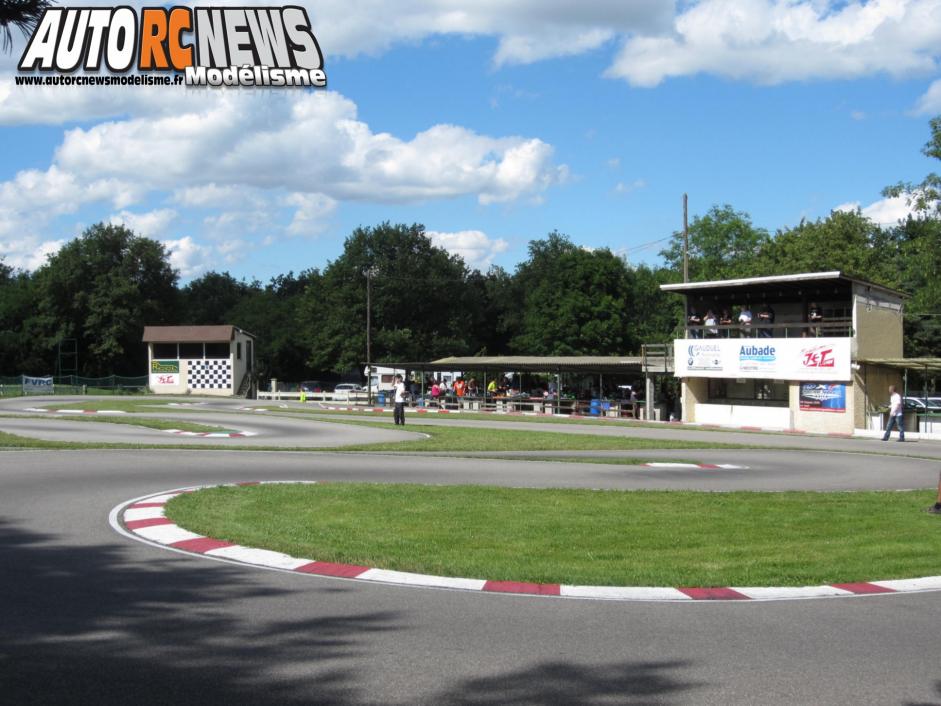 3ème manche de CF moto à Lentilly. course de modélisme de motos radiocommandées, championnat de france sur la piste du RCCL.