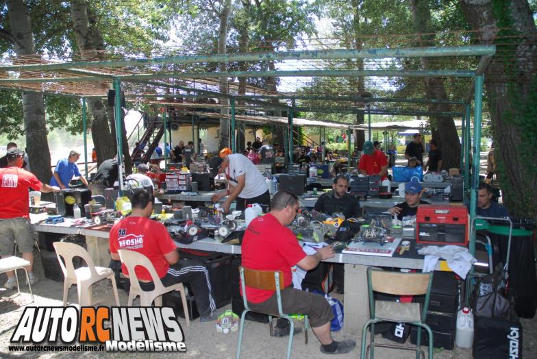 4ème manche de CF TT 1/8ème thermique National à Pertuis les 22 et 23 juin 2013 sur la piste du mini bolide club pertuisien (mbcp). compétition de modélisme auto radiocommandée qui a vu la victoire revenir à jimmy weimann sur kyosho mp9.