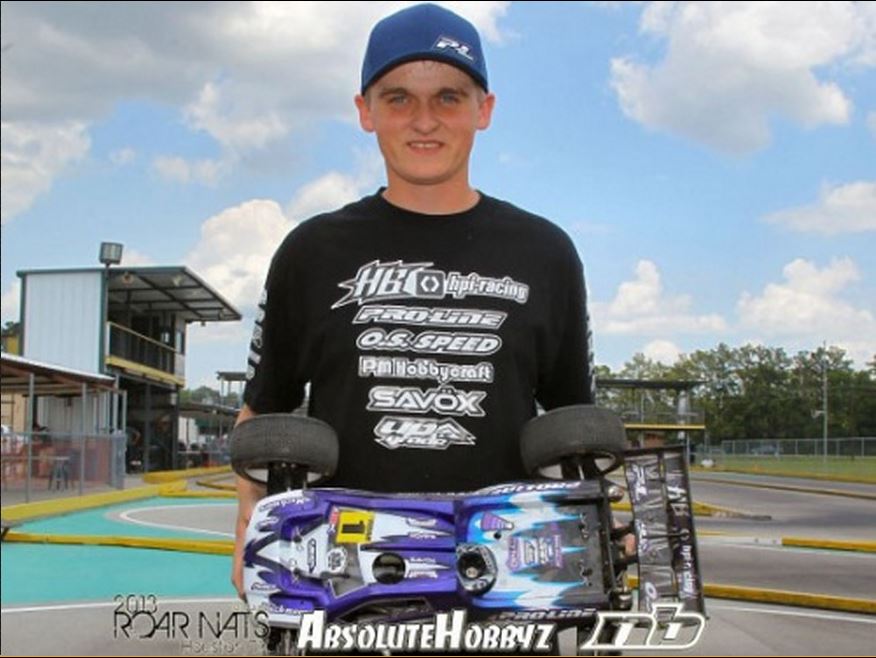 Ty Tessmann remporte la Roar National 2013 aux commandes de la version truggy de son D812 Hot Bodies. compétition truggy de modélisme auto radiocommandé.