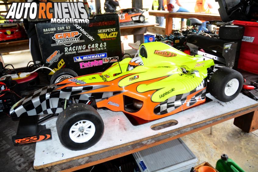 4ème CF Piste 1/5 Elite, FF, F1 à Grenoble qui s'est déroulée le 14 et 15 juin 2014 sur la piste du club RACG de Montbonnot. Reportage complet.