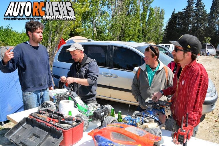 Rassemblement de voitures radiocommandées TT 1/5ème thermiques au MMRC (morières models radio commande) de Morières les Avignon, du jeudi 1er mai au dimanche 4 mai 2014.