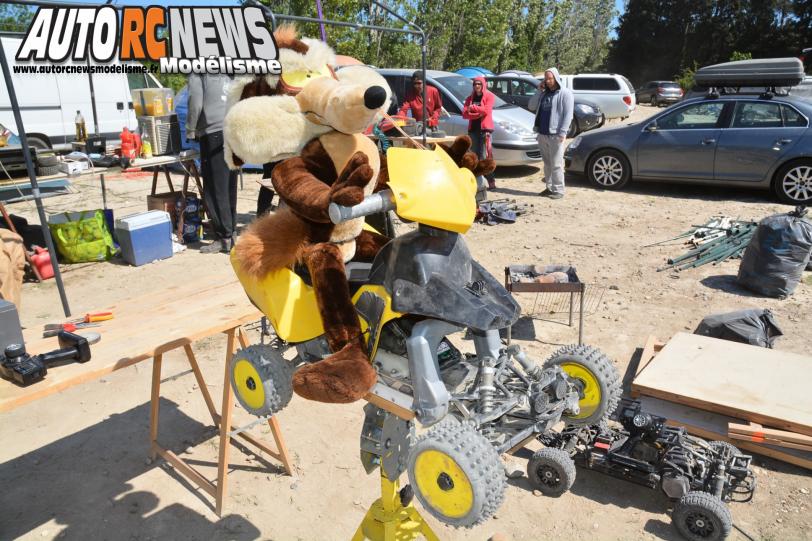 Rassemblement de voitures radiocommandées TT 1/5ème thermiques au MMRC (morières models radio commande) de Morières les Avignon, du jeudi 1er mai au dimanche 4 mai 2014.