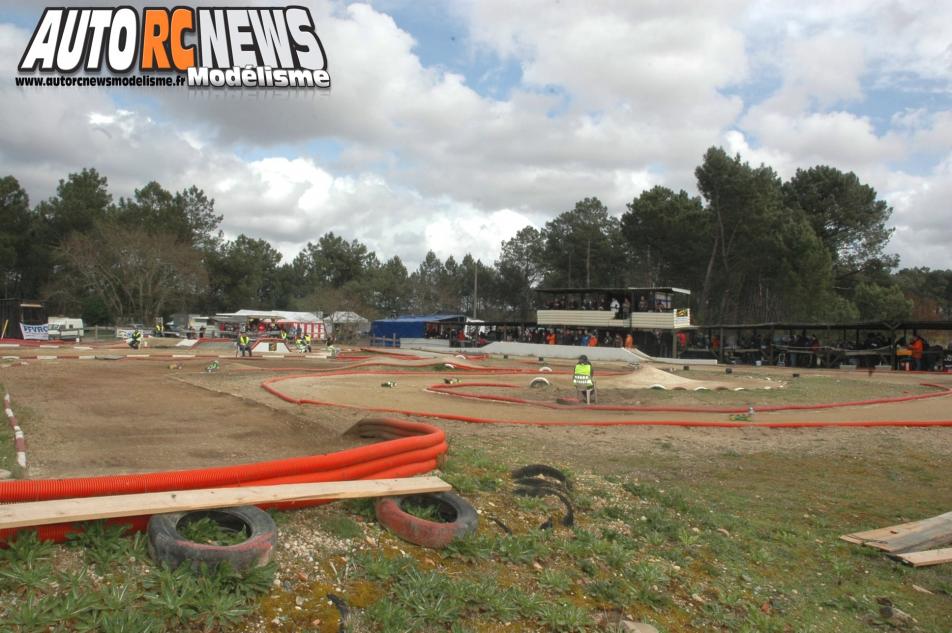 1ère manche du championnat de france TT 1/8ème Le Teich organisée par le micro racing club teichois les 22 et 23 mars 2014. reportage de la course