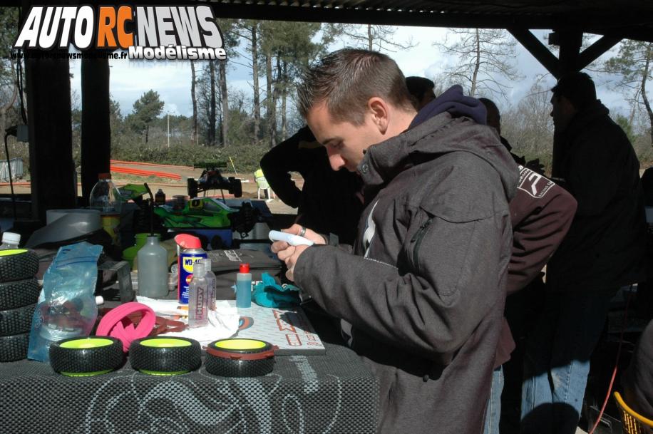 1ère manche du championnat de france TT 1/8ème Le Teich organisée par le micro racing club teichois les 22 et 23 mars 2014. reportage de la course