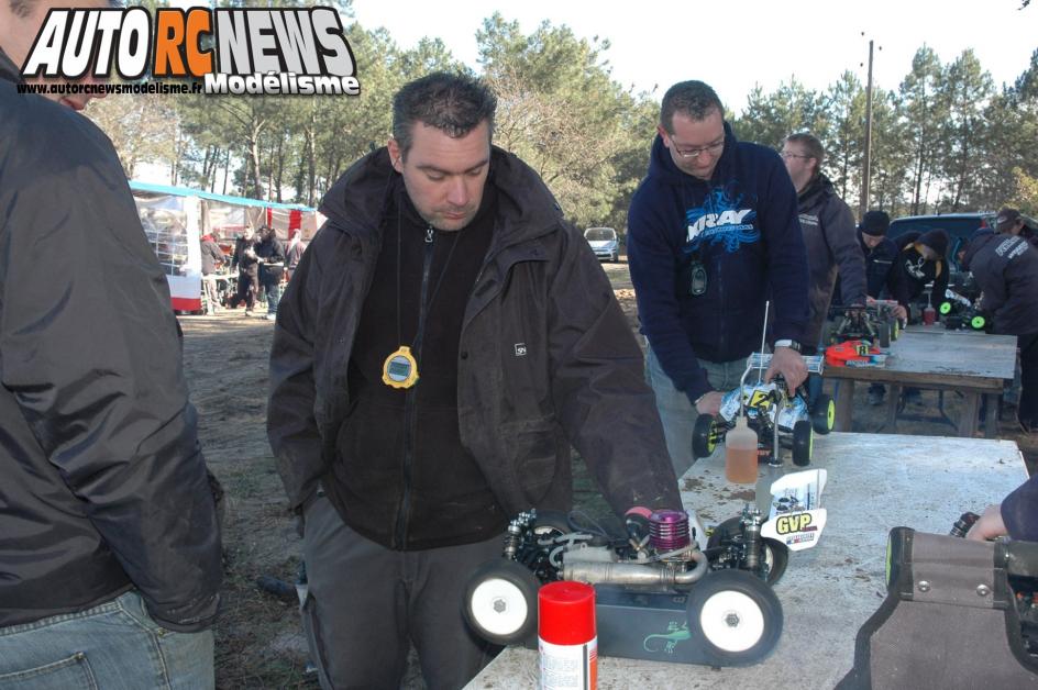 1ère manche du championnat de france TT 1/8ème Le Teich organisée par le micro racing club teichois les 22 et 23 mars 2014. reportage de la course