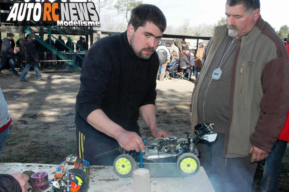 1ère manche du championnat de france TT 1/8ème Le Teich organisée par le micro racing club teichois les 22 et 23 mars 2014. reportage de la course