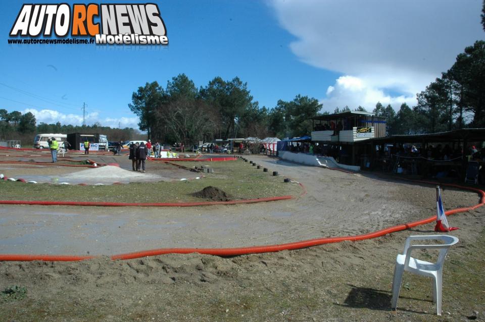 1ère manche du championnat de france TT 1/8ème Le Teich organisée par le micro racing club teichois les 22 et 23 mars 2014. reportage de la course