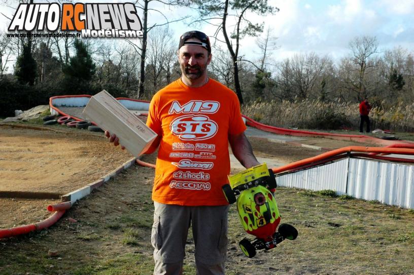 1ère manche du championnat de france TT 1/8ème Le Teich organisée par le micro racing club teichois les 22 et 23 mars 2014. reportage de la course