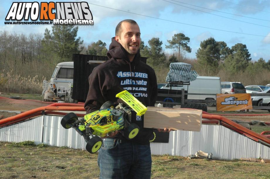 1ère manche du championnat de france TT 1/8ème Le Teich organisée par le micro racing club teichois les 22 et 23 mars 2014. reportage de la course
