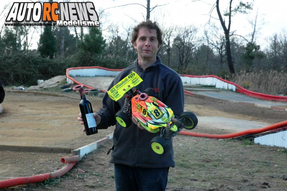 1ère manche du championnat de france TT 1/8ème Le Teich organisée par le micro racing club teichois les 22 et 23 mars 2014. reportage de la course
