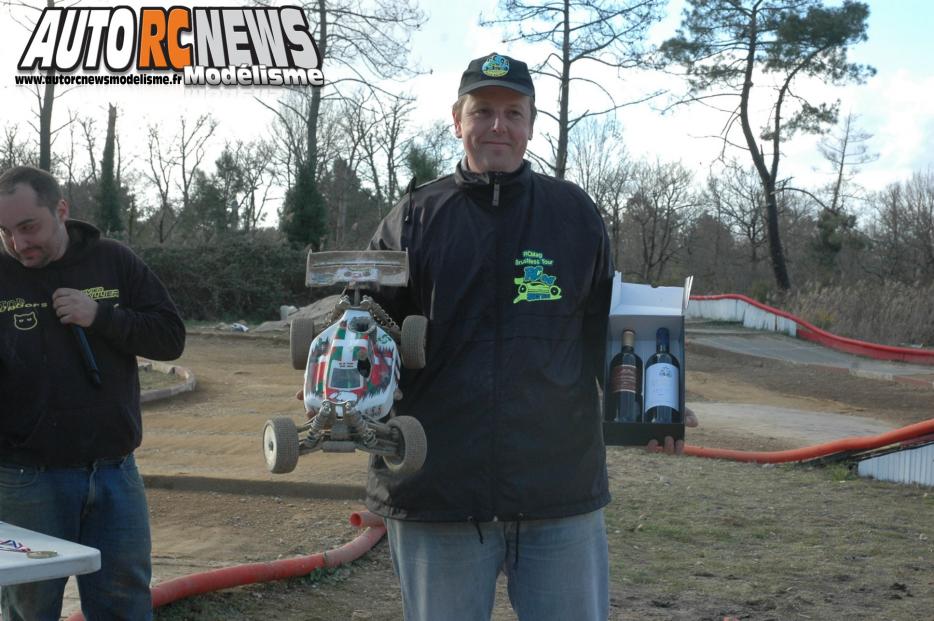 1ère manche du championnat de france TT 1/8ème Le Teich organisée par le micro racing club teichois les 22 et 23 mars 2014. reportage de la course