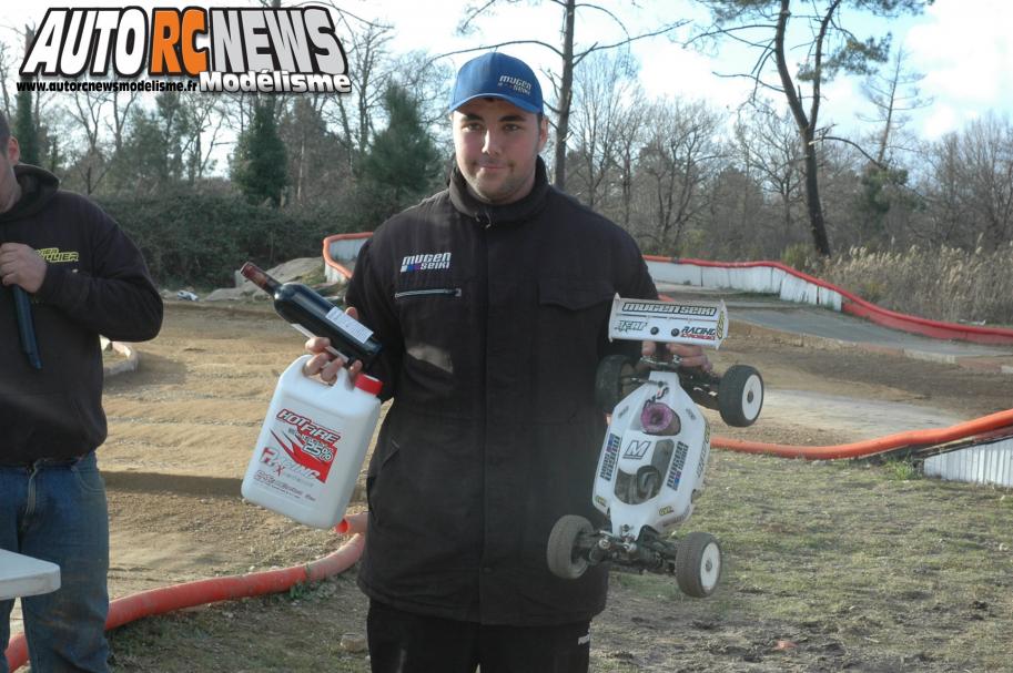 1ère manche du championnat de france TT 1/8ème Le Teich organisée par le micro racing club teichois les 22 et 23 mars 2014. reportage de la course