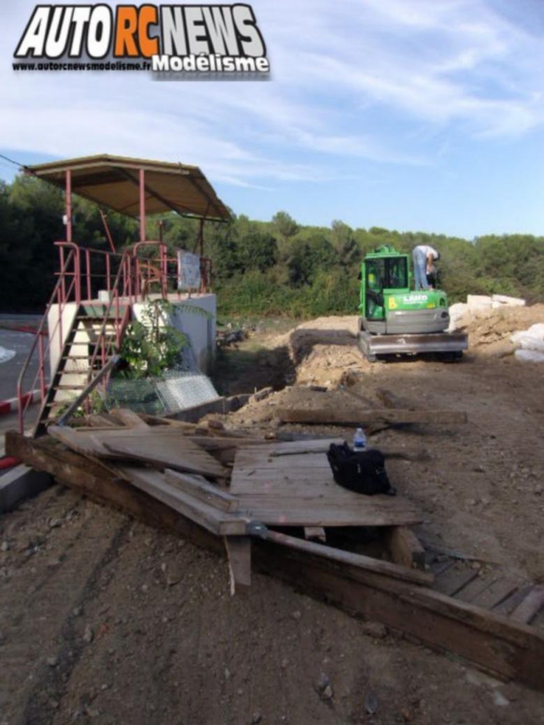 NSC Mougins Modélisme rc.Cluc Nitro Symphonie Club de Mougins dans le département des alpes maritimes dirigé par Olivier Montaland. travaux de réfection des pistes pour organiser des compétitions de voitures radiocommandées.