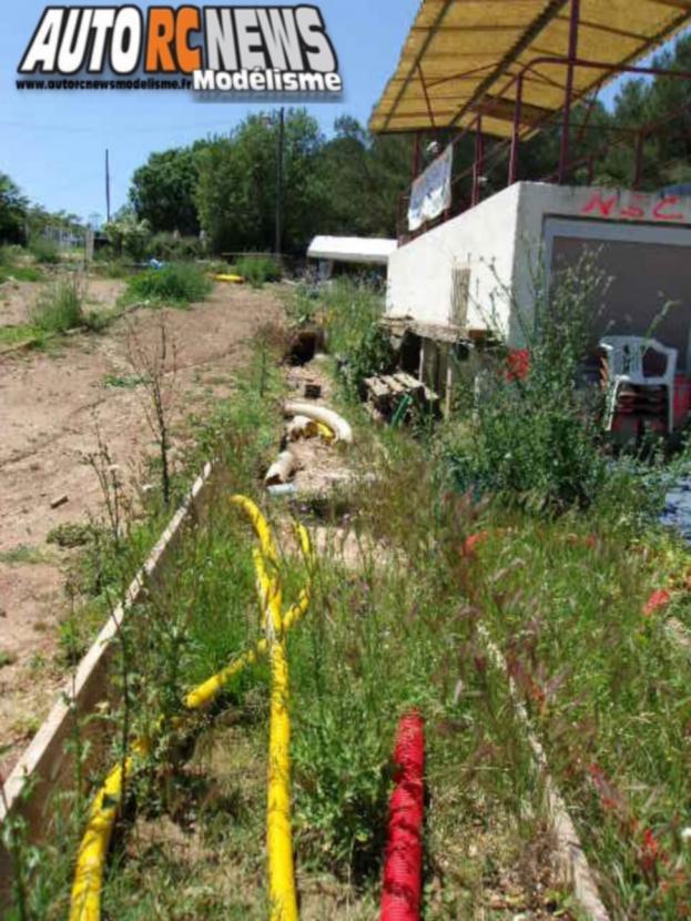 NSC Mougins Modélisme rc.Cluc Nitro Symphonie Club de Mougins dans le département des alpes maritimes dirigé par Olivier Montaland. travaux de réfection des pistes pour organiser des compétitions de voitures radiocommandées.